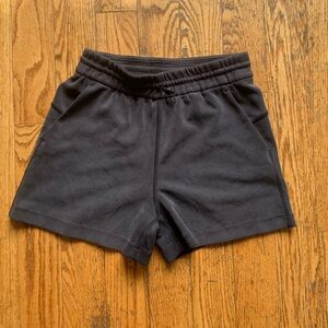LULULEMON SOFTSTREME SHORTS SZ 4
